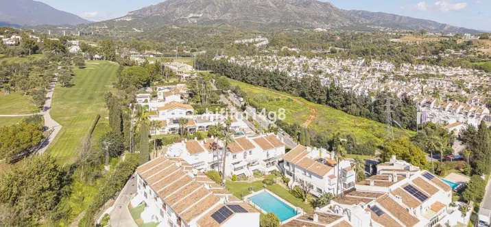 Sale of townhouse in Nueva Andalucía 1