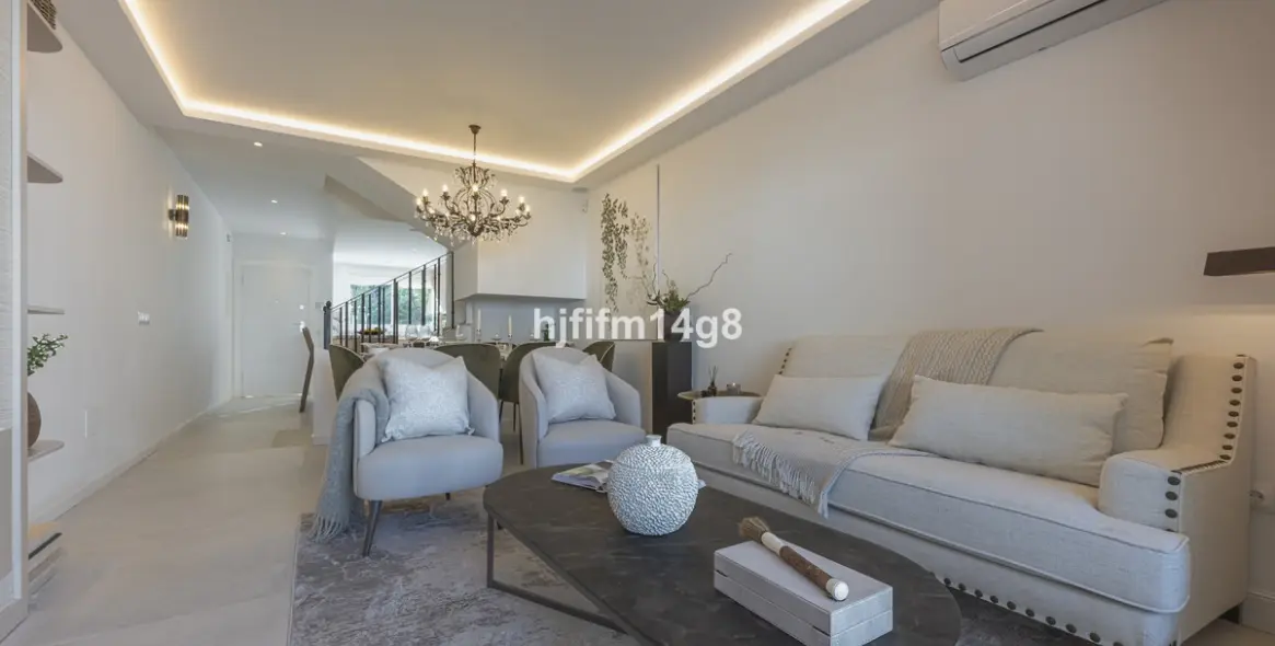 Sale of townhouse in Nueva Andalucía 5