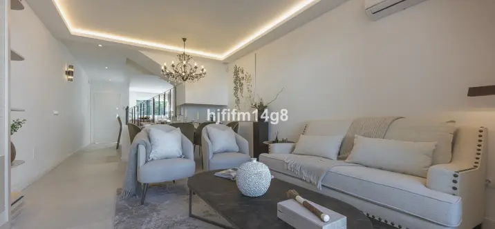 Sale of townhouse in Nueva Andalucía 4