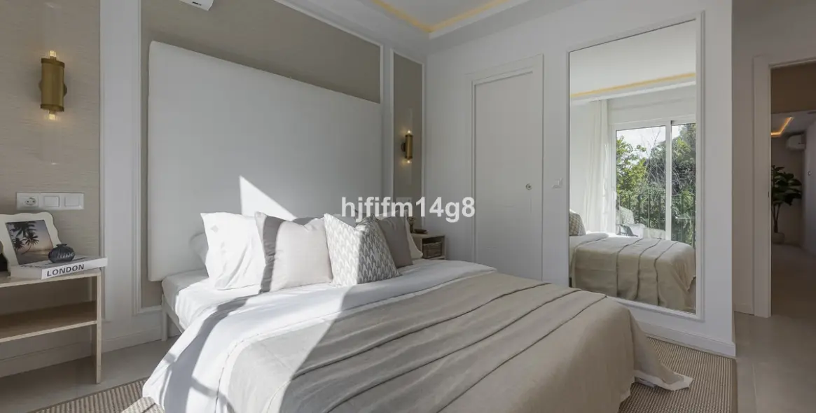 Sale of townhouse in Nueva Andalucía 11
