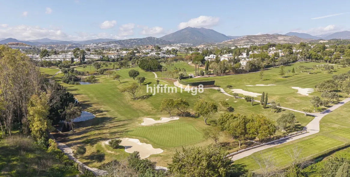 Sale of townhouse in Nueva Andalucía 21