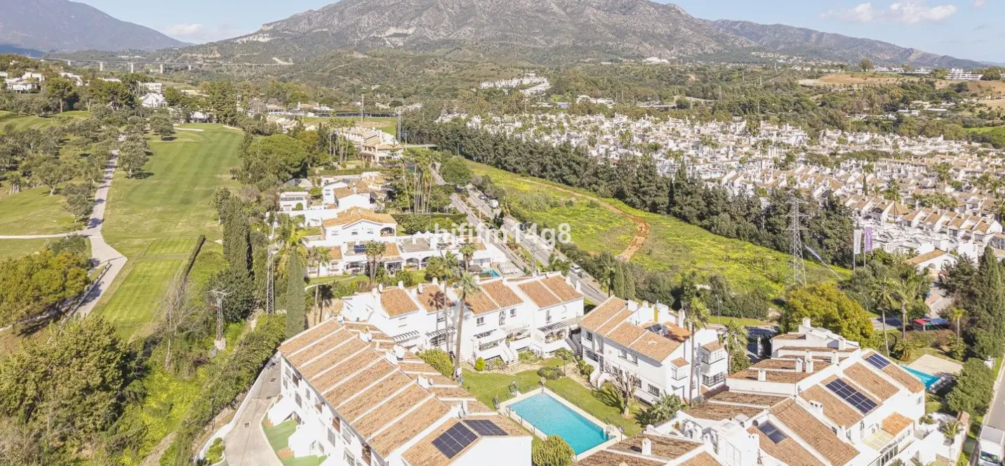 Venta de adosado en Nueva Andalucía 1