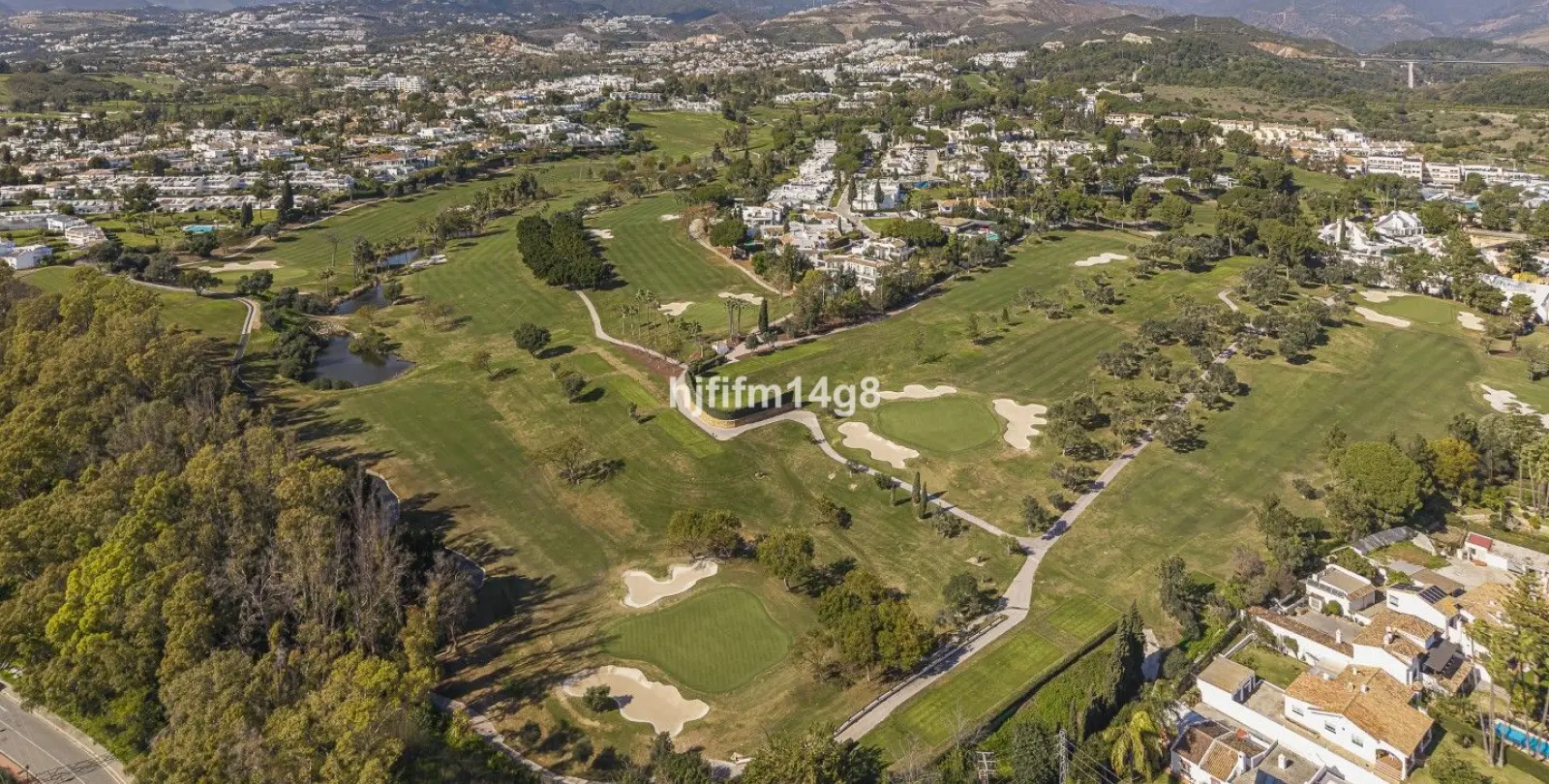 Sale of townhouse in Nueva Andalucía 22
