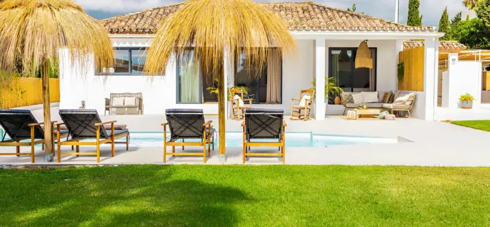 Sale of detached villa in Estepona 0