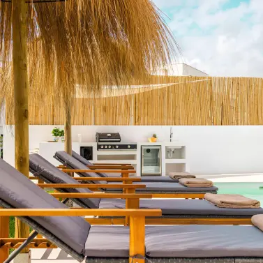 Sale of detached villa in Estepona