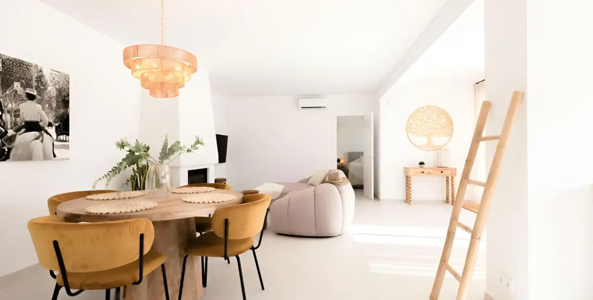 Sale of detached villa in Estepona 12