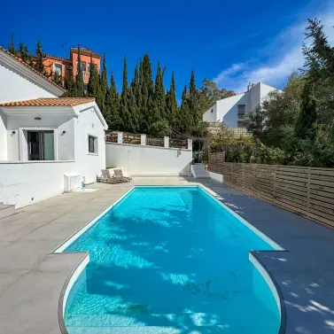 Venta de villa independiente en Estepona