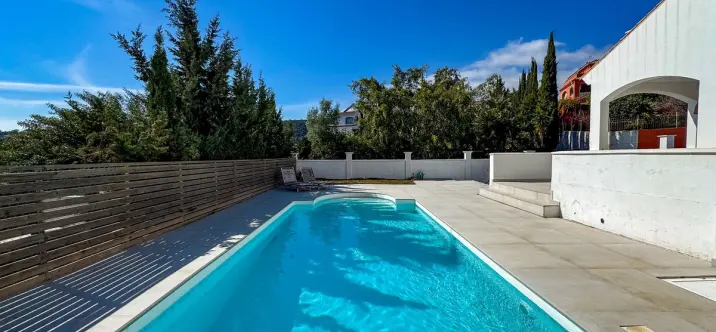 Venta de villa independiente en Estepona 1