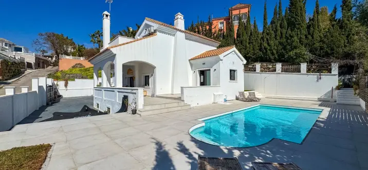 Venta de villa independiente en Estepona 2