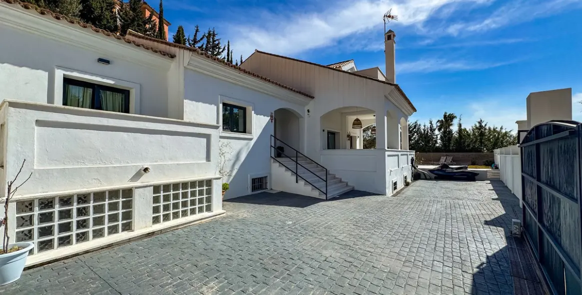 Venta de villa independiente en Estepona 4