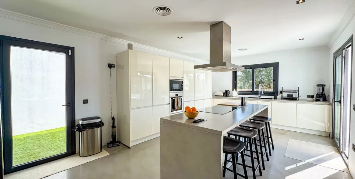 Venta de villa independiente en Estepona 5