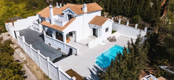 Sale of detached villa in Estepona 0