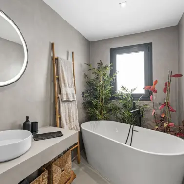 Sale of detached villa in Estepona