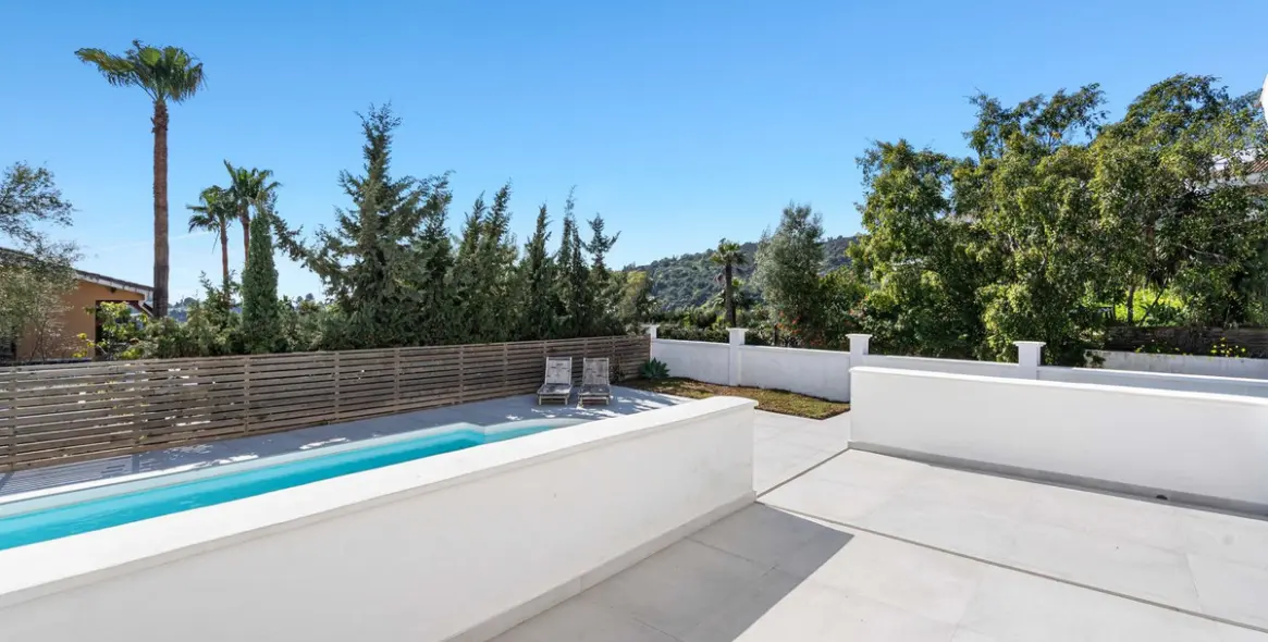 Продажа  отдельно стоящей виллы в Estepona 20