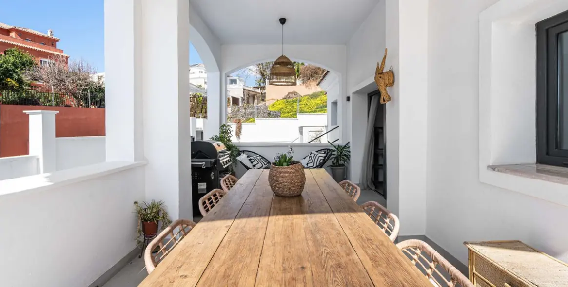 Продажа  отдельно стоящей виллы в Estepona 21