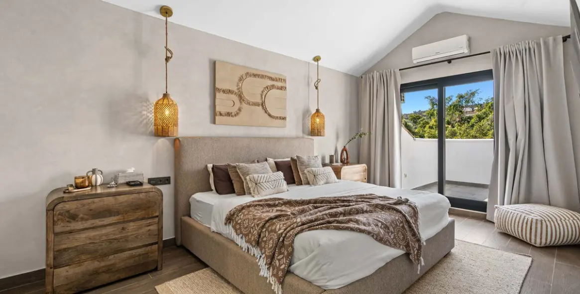 Продажа  отдельно стоящей виллы в Estepona 33