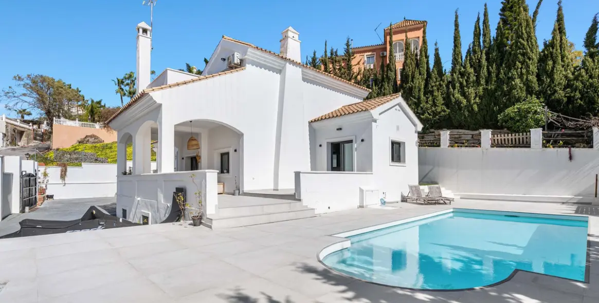 Продажа  отдельно стоящей виллы в Estepona 34