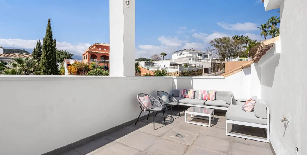 Продажа  отдельно стоящей виллы в Estepona 35