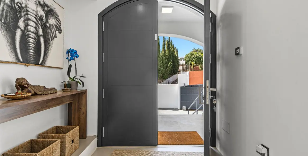 Продажа  отдельно стоящей виллы в Estepona 37