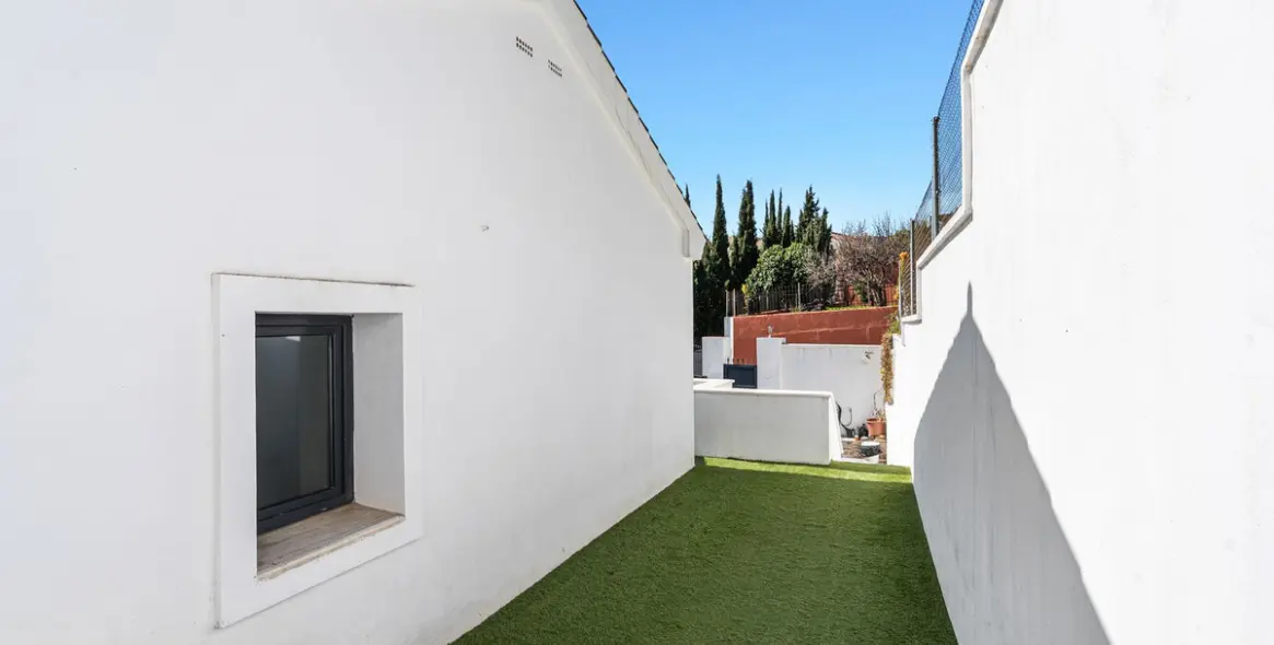 Продажа  отдельно стоящей виллы в Estepona 47