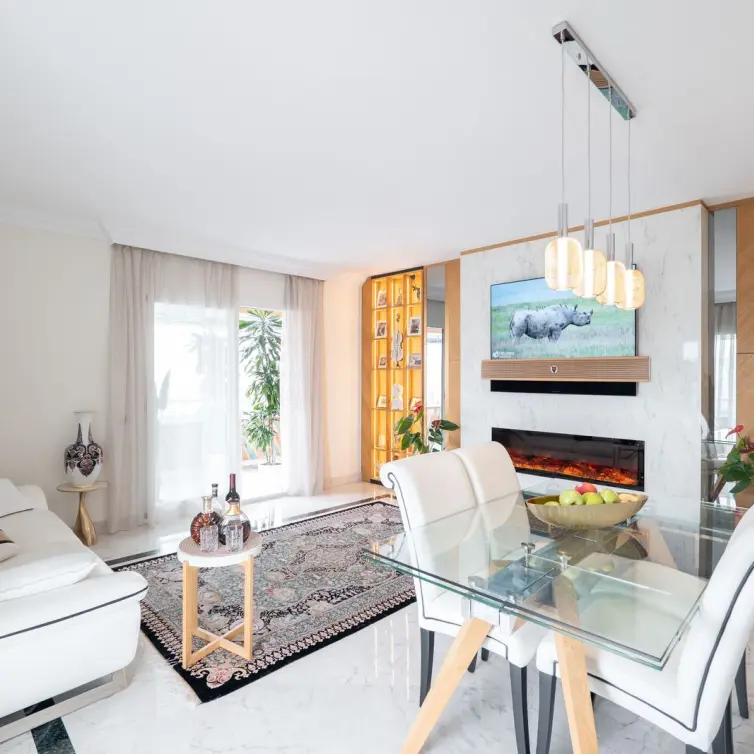 Sale of middle floor apartment in Puerto Banús