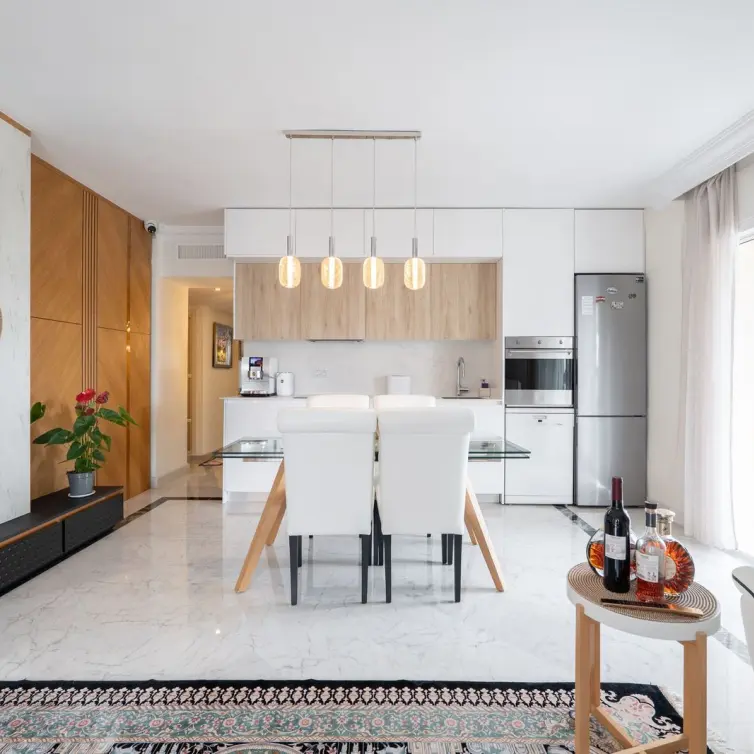 Sale of middle floor apartment in Puerto Banús