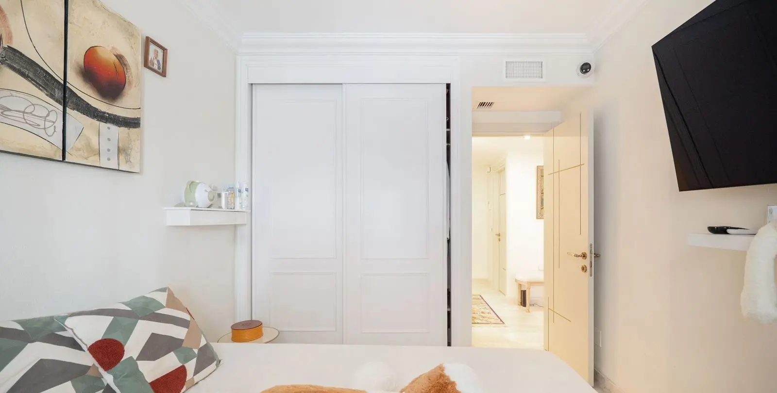 Sale of middle floor apartment in Puerto Banús 20