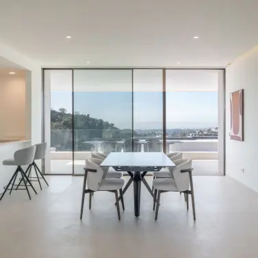 Venta de apartamento en planta media en La Quinta