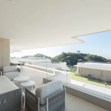 Venta de apartamento en planta media en La Quinta