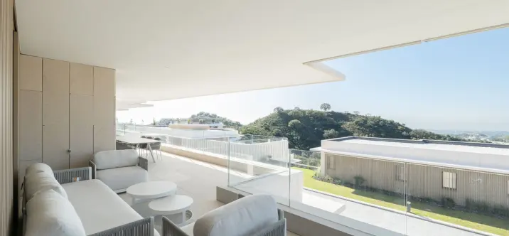 Venta de apartamento en planta media en La Quinta 4