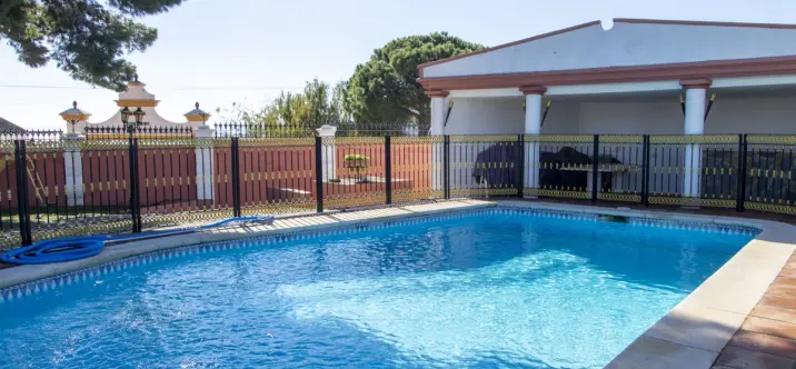 Venta de villa independiente en Estepona 1