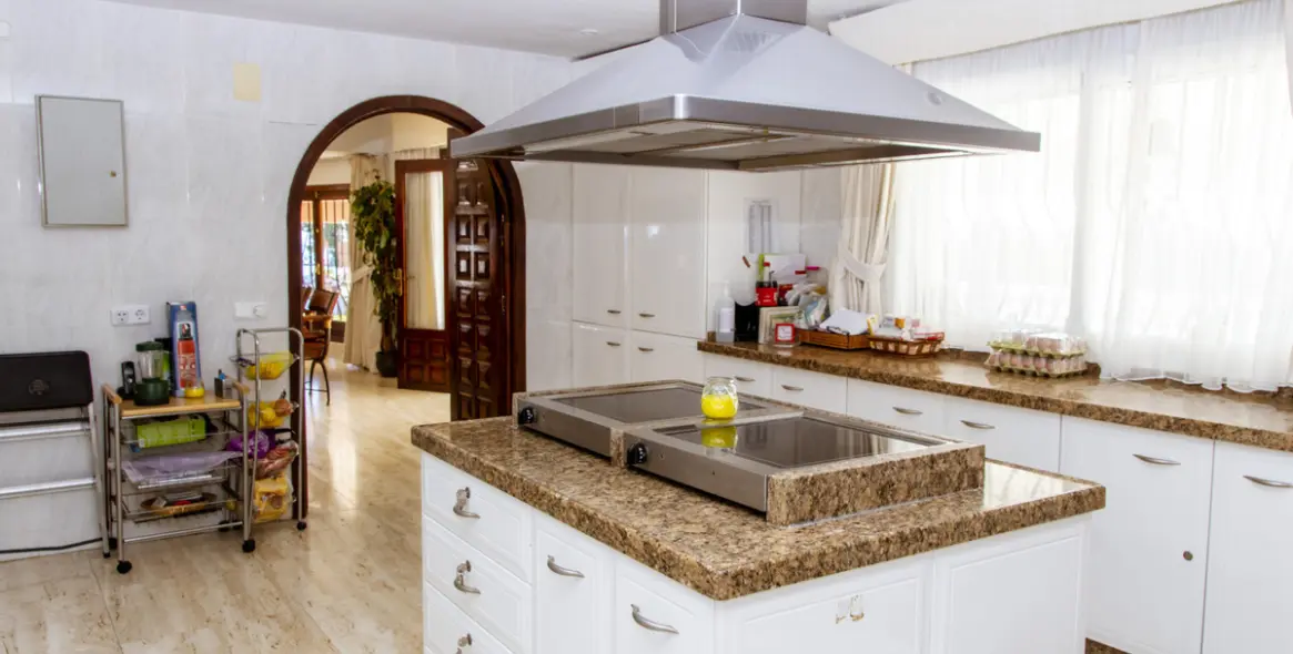 Venta de villa independiente en Estepona 5