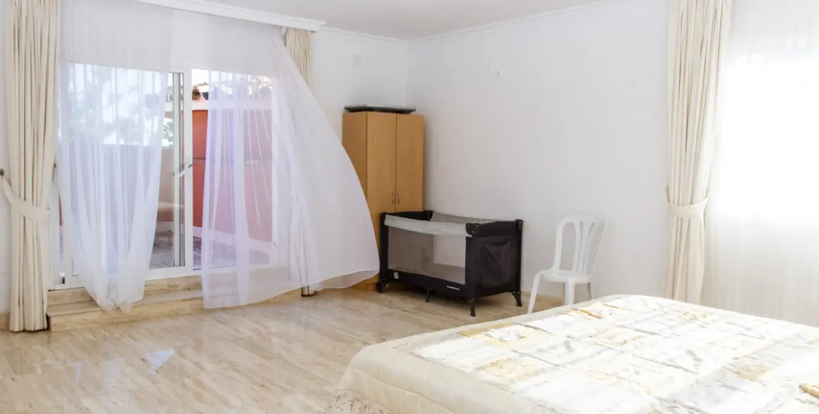 Venta de villa independiente en Estepona 15