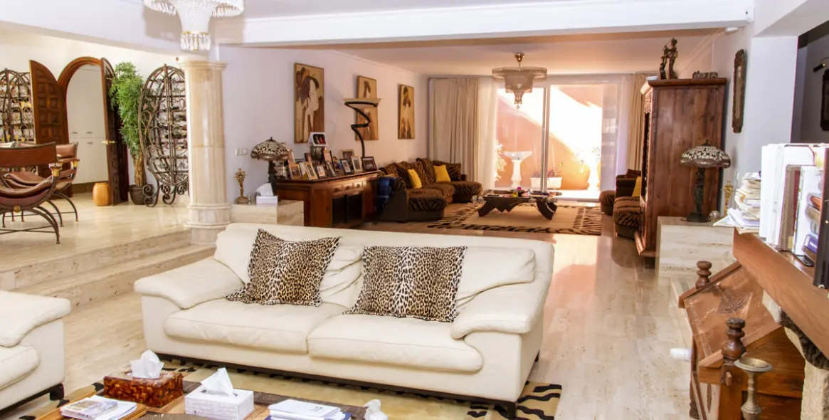 Venta de villa independiente en Estepona 17