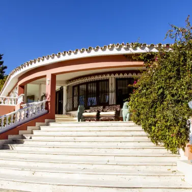 Venta de villa independiente en Estepona