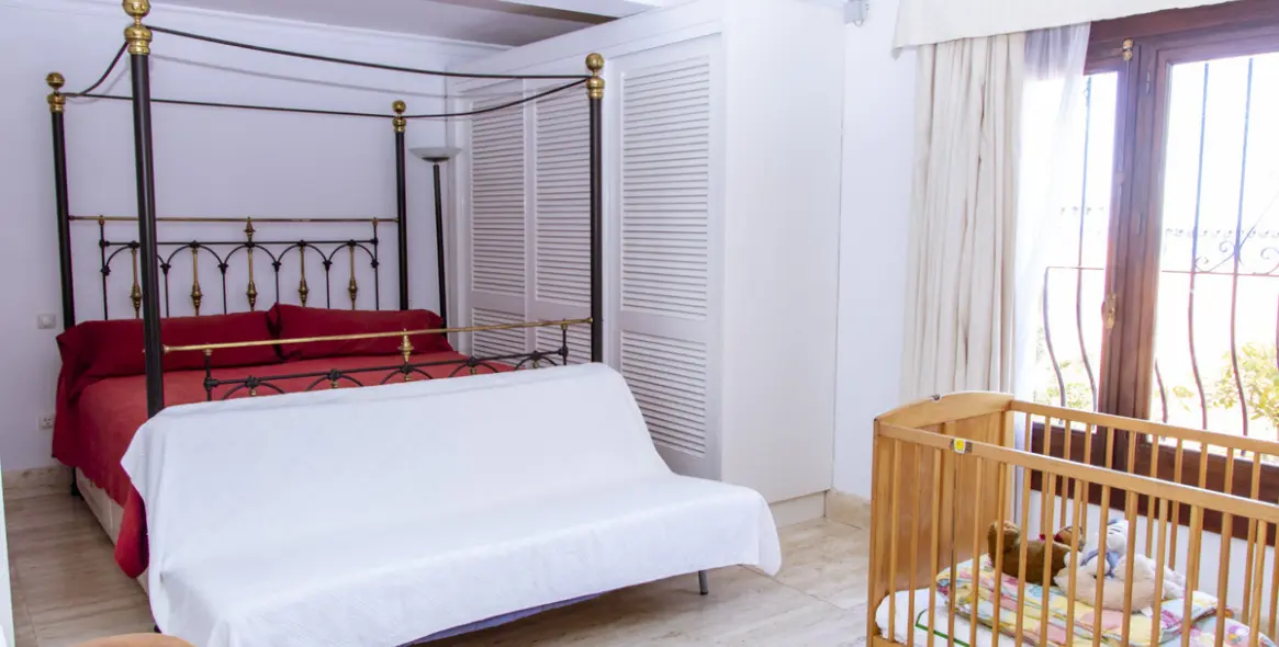 Sale of detached villa in Estepona 22