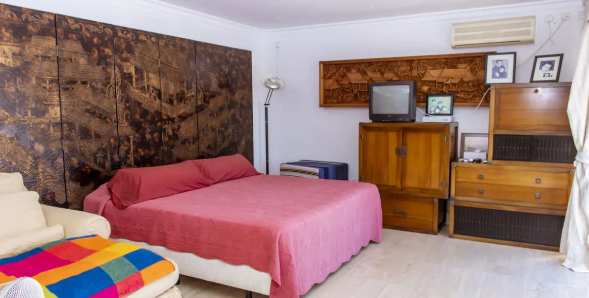 Sale of detached villa in Estepona 30