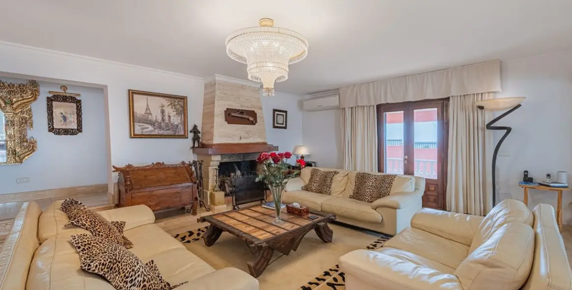 Sale of detached villa in Estepona 47