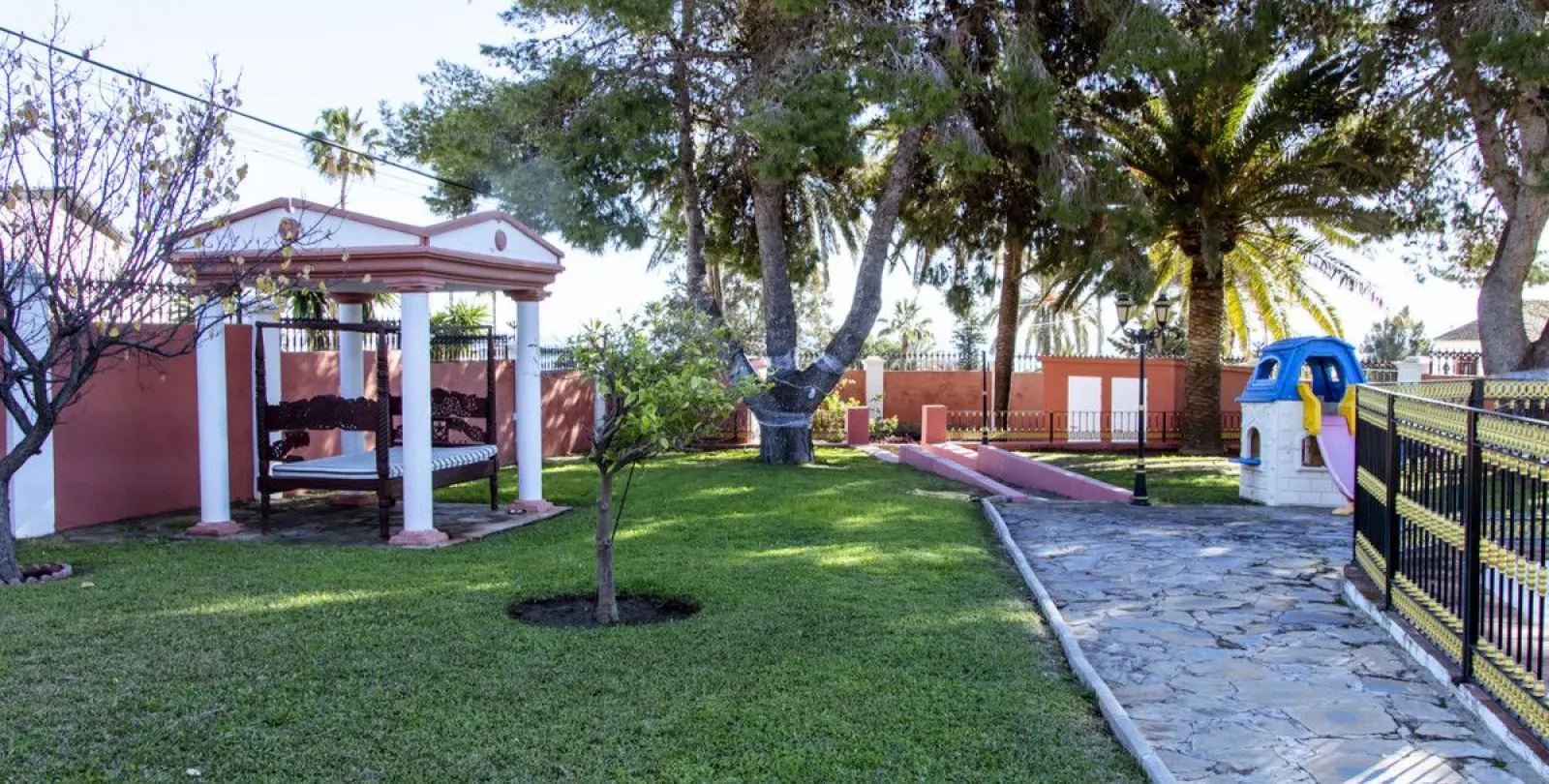 Venta de villa independiente en Estepona 13