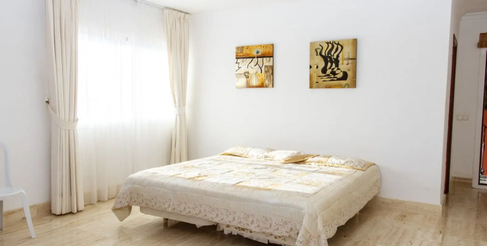 Venta de villa independiente en Estepona 16