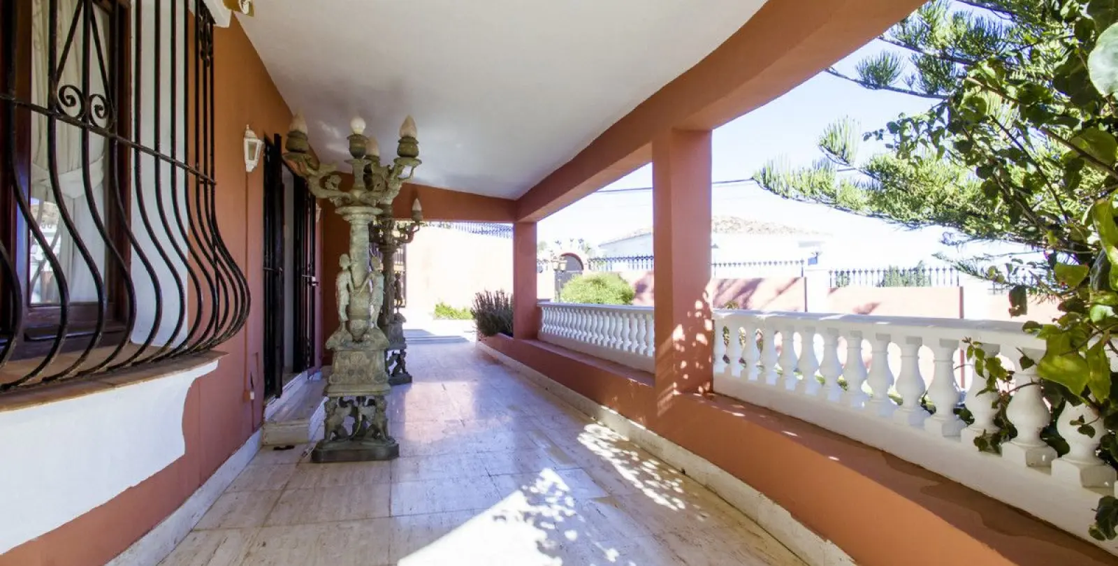 Venta de villa independiente en Estepona 41