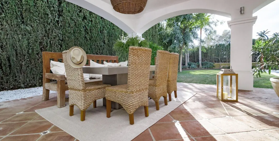 Venta de villa independiente en Nueva Andalucía 2