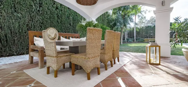 Venta de villa independiente en Nueva Andalucía 1