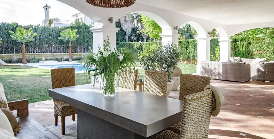 Venta de villa independiente en Nueva Andalucía 3