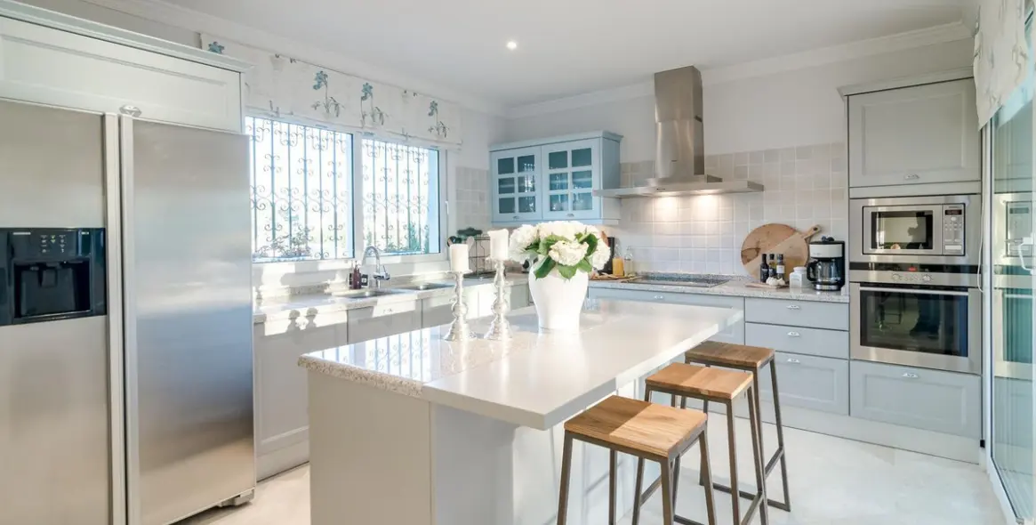 Venta de villa independiente en Nueva Andalucía 7