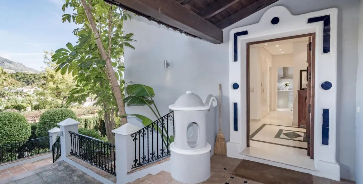 Venta de villa independiente en Nueva Andalucía 9