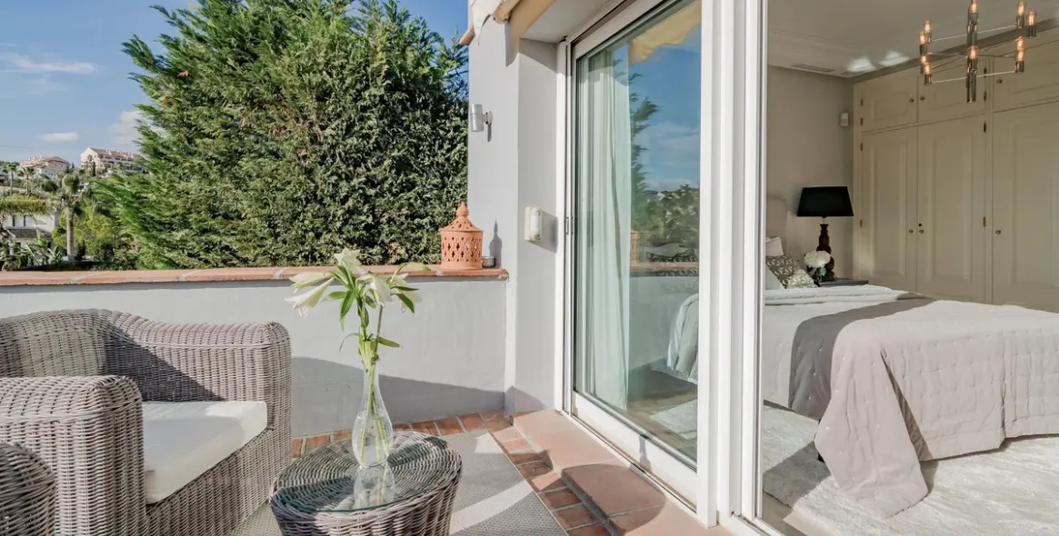 Venta de villa independiente en Nueva Andalucía 19