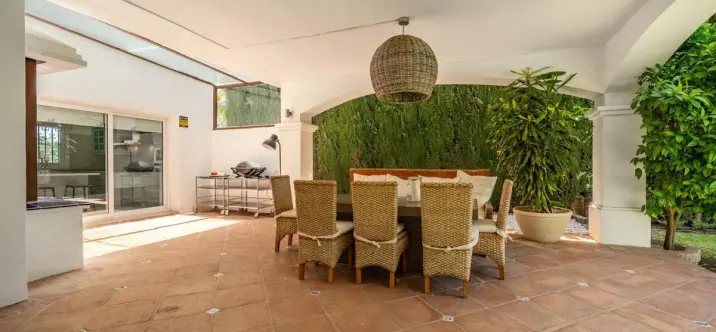 Sale of detached villa in Nueva Andalucía 3