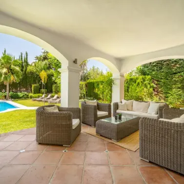 Sale of detached villa in Nueva Andalucía