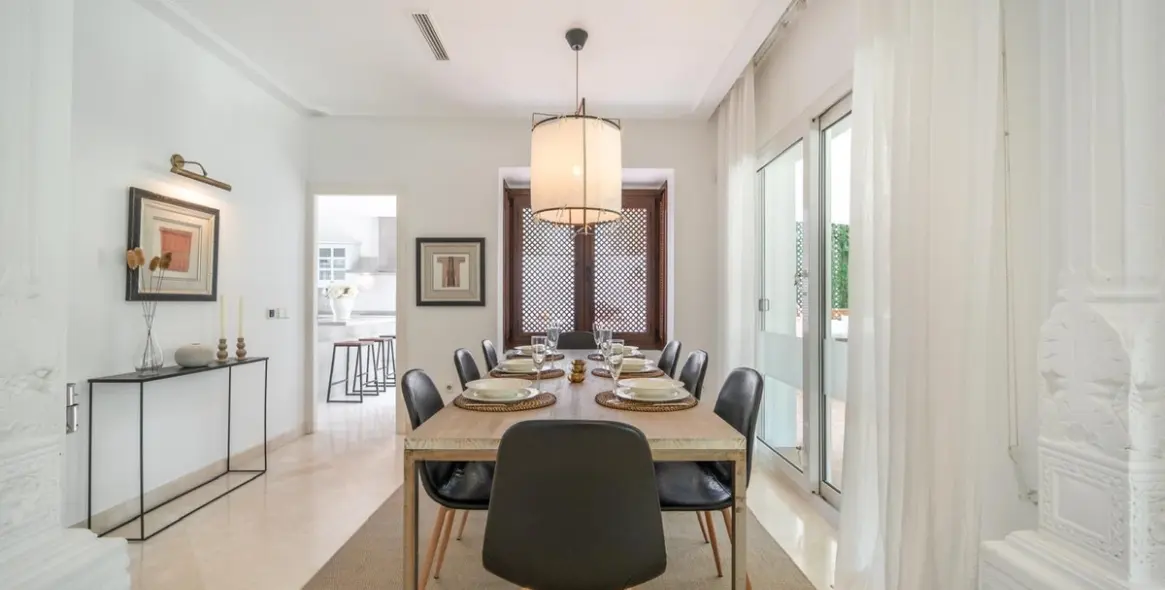 Venta de villa independiente en Nueva Andalucía 25